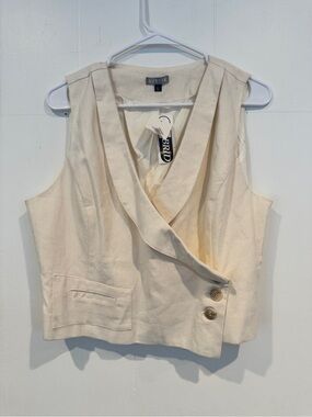 NWT Hybrid Cream Cropped Vest with Button Detail